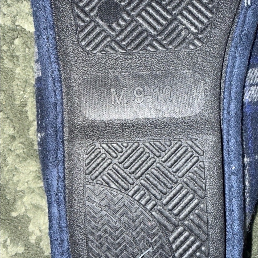 slippers - Picture 2 of 3